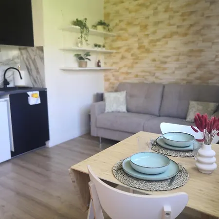 Les Palmiers: Apt 2 Prs, Piscine, Parking Antibes