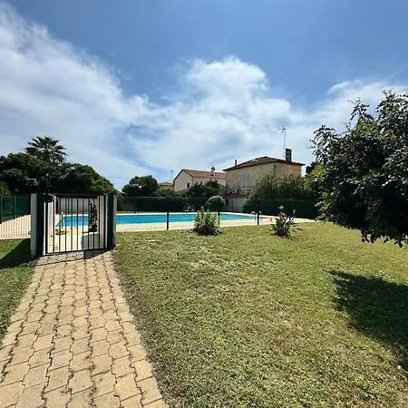 Apartment Les Palmiers: Apt 2 Prs, Piscine, Parking Antibes