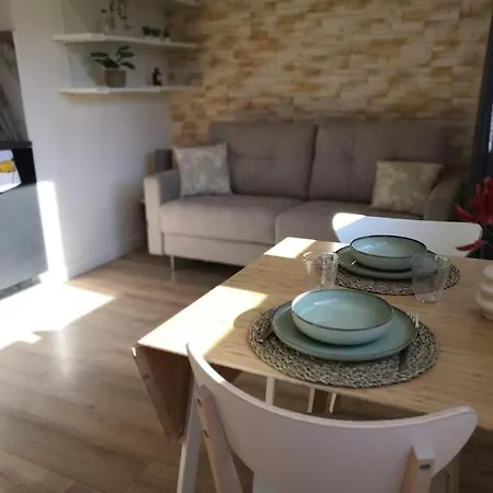 Les Palmiers: Apt 2 Prs, Piscine, Parking Antibes