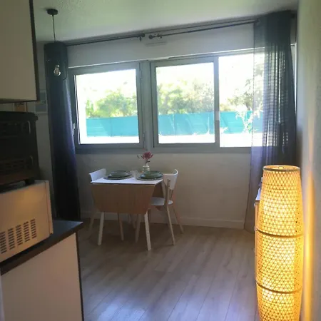 Les Palmiers: Apt 2 Prs, Piscine, Parking Daire *