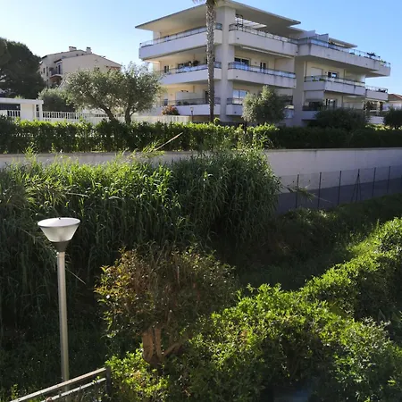 Les Palmiers: Apt 2 Prs, Piscine, Parking Daire *